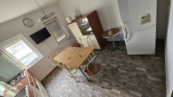 cantacuzino-etaj-casa-din-1980-curte-proprie-330mp-22