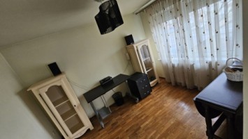 cantacuzino-etaj-casa-din-1980-curte-proprie-330mp-27