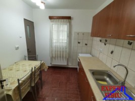 inchiriez-apartament-2-camere-decomandatrenovat-zona-centrala-1
