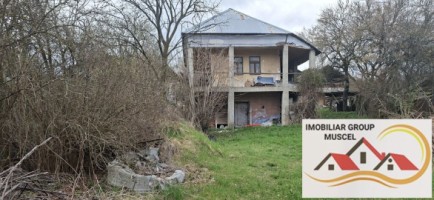 vanzare-casa-in-campulung-intr-o-zona-linistita-cu-3-camere-demolabila-cu-o-suprafata-de-teren-28000-mp-la-pretul-de-47000-de-euro-negociabil-0