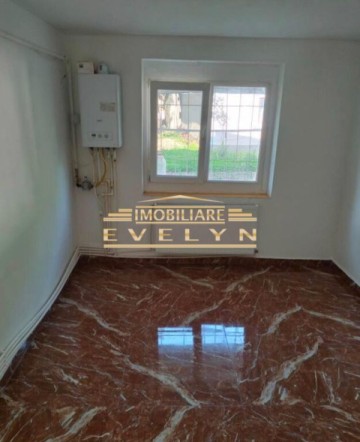 camera-de-vanzare-zona-liceului-pedagogic-0