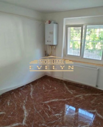 camera-de-vanzare-zona-liceului-pedagogic-2
