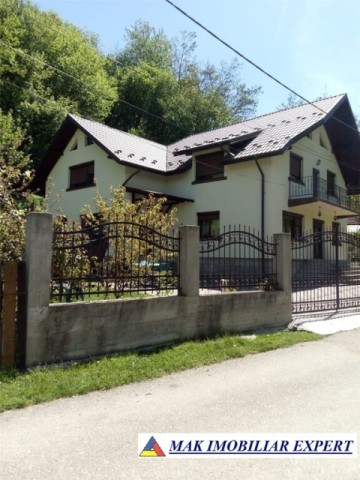 vila-6-camere-teren-1100-mp-in-valea-barbusii-campulung-ag-1