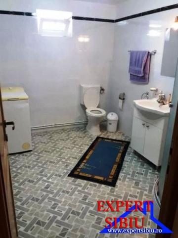 inchiriez-apartament-3-camere-decomandatrenovat-zona-selimbar-4