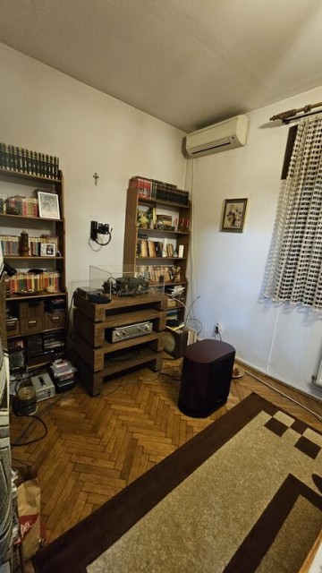 casa-ultracentrala-garaj-ideala-firma-sau-locuinta-10