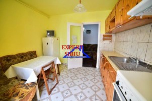 inchiriez-apartament-3-camere-decomandat-zona-vasile-aaron-6