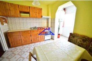 inchiriez-apartament-3-camere-decomandat-zona-vasile-aaron-7