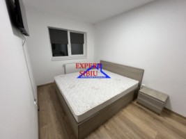 inchiriez-apartament-3-camere-renovat-zona-calea-surii-mici