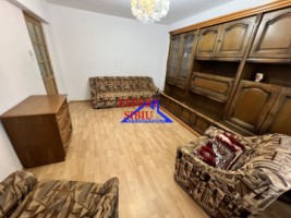 inchiriez-apartament-4-camere-decomandat-zona-vasile-aaron-1