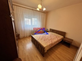 inchiriez-apartament-4-camere-decomandat-zona-vasile-aaron-2