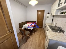 inchiriez-apartament-4-camere-decomandat-zona-vasile-aaron-9