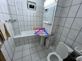 inchiriez-apartament-4-camere-decomandat-zona-vasile-aaron-10