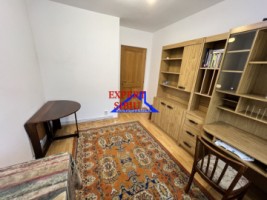 inchiriez-apartament-4-camere-decomandat-zona-vasile-aaron-7