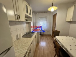 inchiriez-apartament-4-camere-decomandat-zona-vasile-aaron-8
