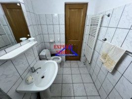 inchiriez-apartament-4-camere-decomandat-zona-vasile-aaron-11