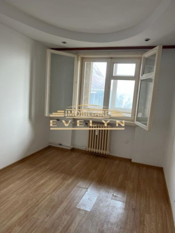 garsoniera-de-vanzare-bloc-de-apartamente-parter-inalt