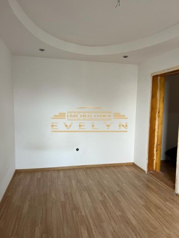 garsoniera-de-vanzare-bloc-de-apartamente-parter-inalt-1