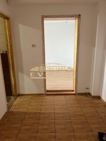 garsoniera-de-vanzare-bloc-de-apartamente-parter-inalt-4