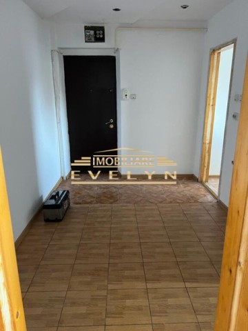 garsoniera-de-vanzare-bloc-de-apartamente-parter-inalt-3
