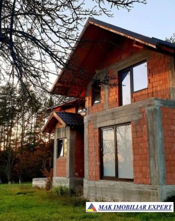 vila-la-rosu-6-cam-teren-3000-mp-in-mihaesti-arges-6