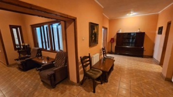 democratiei-vila-280-mp-cu-piscina-business-1