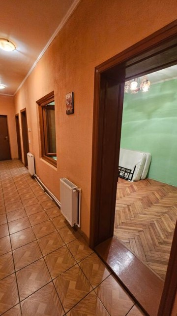 democratiei-vila-280-mp-cu-piscina-business-10