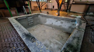 democratiei-vila-280-mp-cu-piscina-business-22