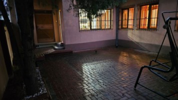 democratiei-vila-280-mp-cu-piscina-business-32