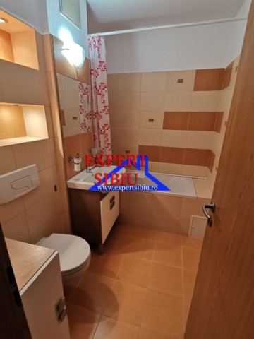 inchiriez-apartament-4-camere-decomandatrenovatzona-strand-10