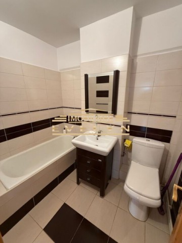 apartament-4-camere-transformat-din-3-etaj-1-zona-scoala-nr-6-str-bucovina-8