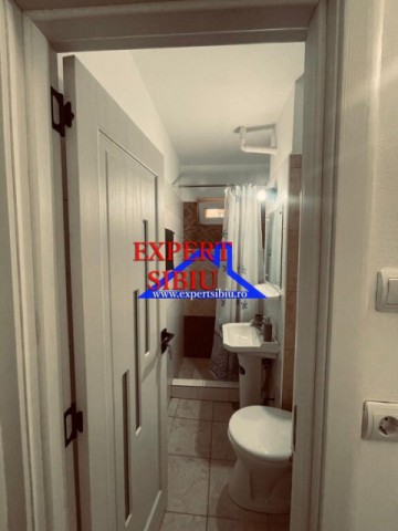 inchiriez-apartament-3-camere-recent-renovat-zona-cedonia-7