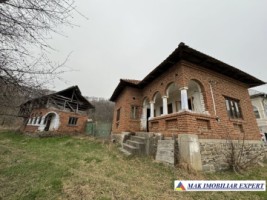 casa-4-camere-teren-spectaculos-3700-mp-in-corbi-arges-1