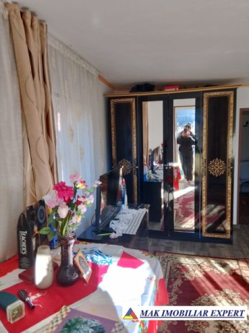 vanzare-casa-2-camere-teren-779-mp-pe-calea-pietroasa-campulung-ag-1