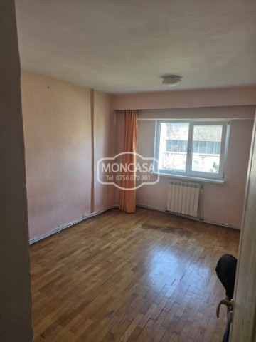 apartament-2-camere-zona-piata-mare-etaj-1-1