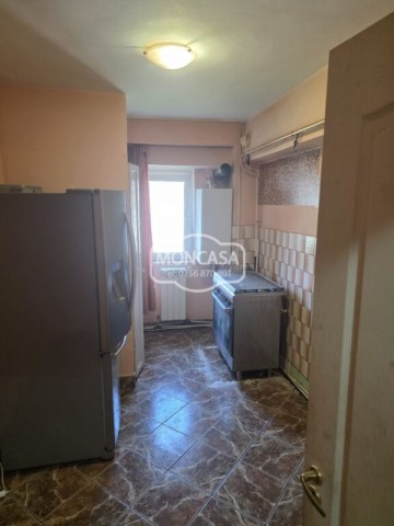 apartament-2-camere-zona-piata-mare-etaj-1-4