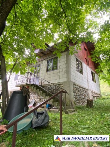 casa-3-camere-teren-772-mp-de-vanzare-in-nucsoara-arges-2