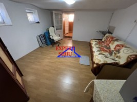 casa-de-inchiriat-cu-garaj-cartier-resita-sibiu-11