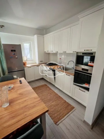 apartament-3-camere-in-bloc-tip-vila-zona-bazar-1