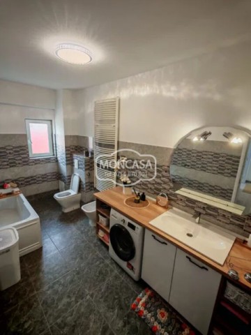 apartament-3-camere-in-bloc-tip-vila-zona-bazar-6
